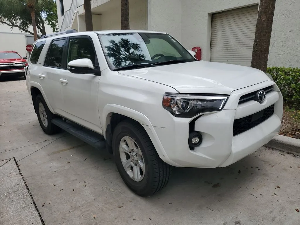 2023 Toyota 4Runner SR5 Premium photo 2