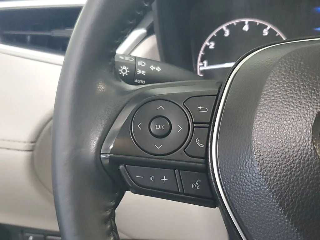 2024 Toyota Corolla Cross LE photo 23