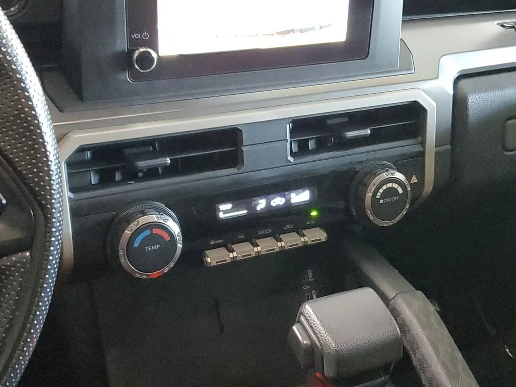 2025 Toyota Tacoma SR5 photo 27