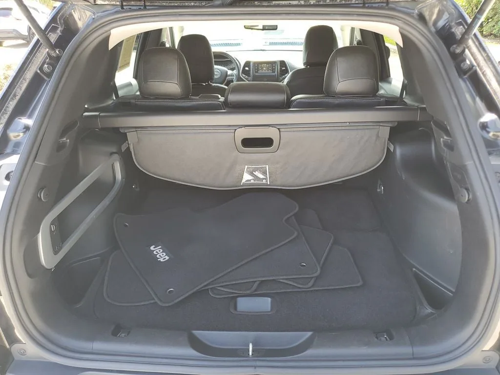 2015 Jeep Cherokee Latitude photo 10