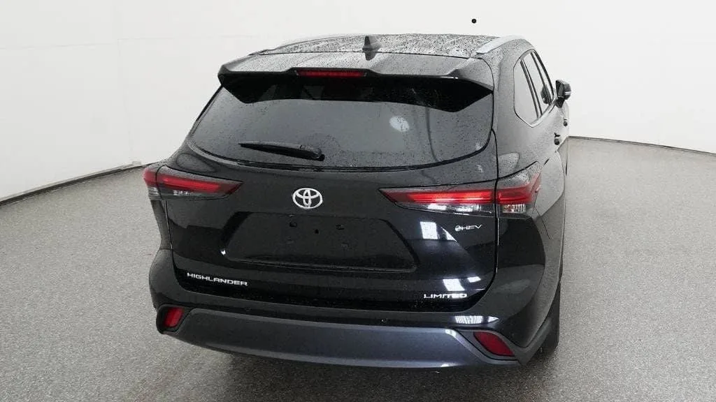 2026 Toyota Highlander Hybrid Limited photo 7
