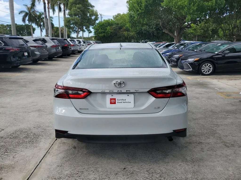 2024 Toyota Camry LE photo 5