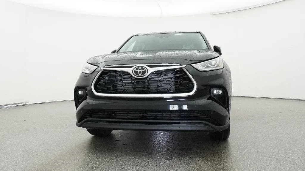 2026 Toyota Highlander Hybrid Limited photo 31