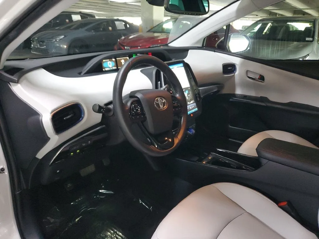 2021 Toyota Prius Limited photo 21