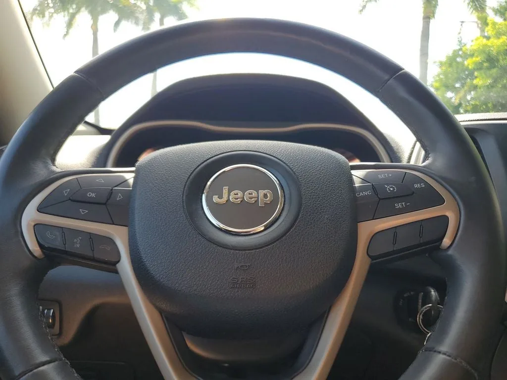 2015 Jeep Cherokee Latitude photo 22