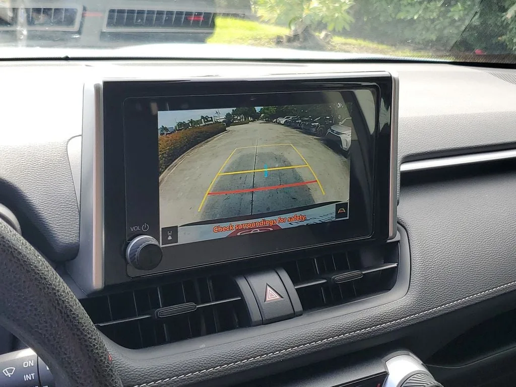 2025 Toyota RAV4 Hybrid LE photo 27