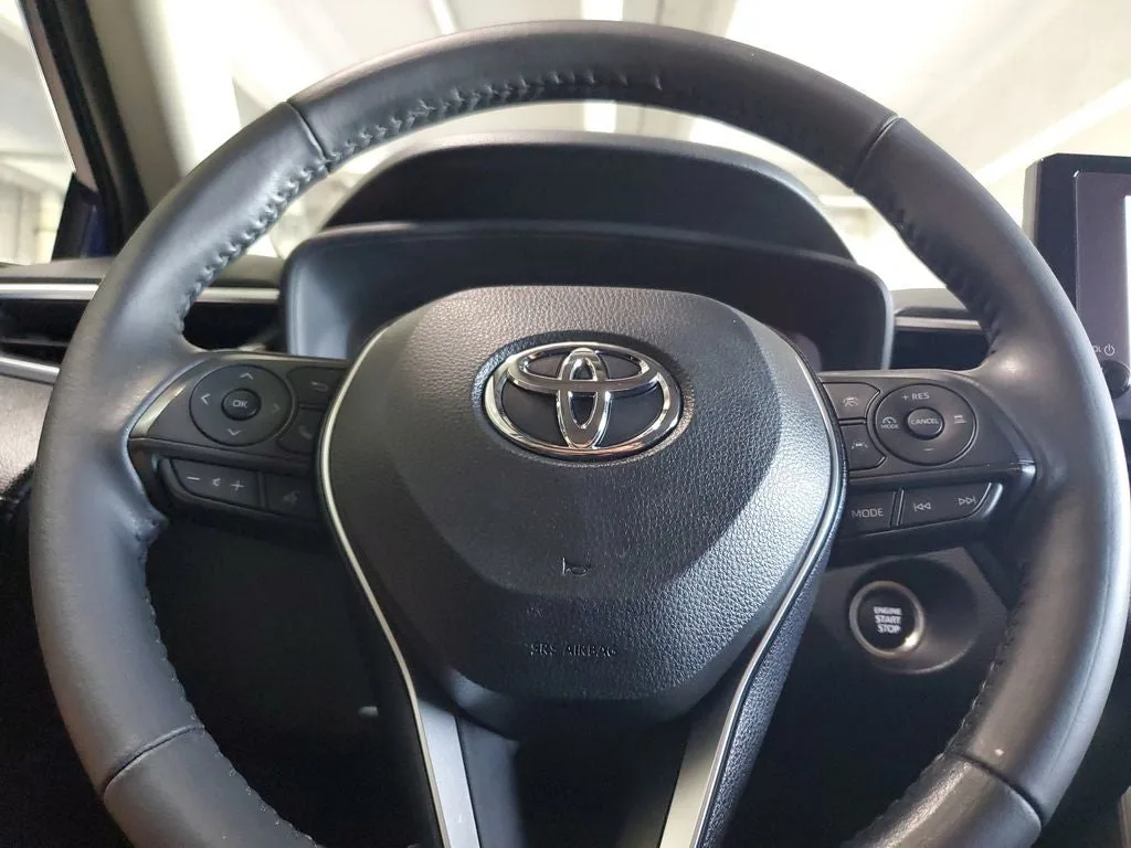 2023 Toyota Corolla Cross LE photo 21