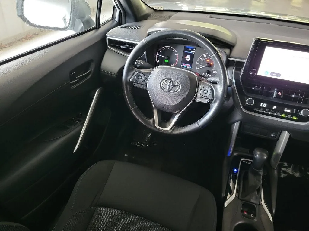 2024 Toyota Corolla Cross Hybrid SE photo 15