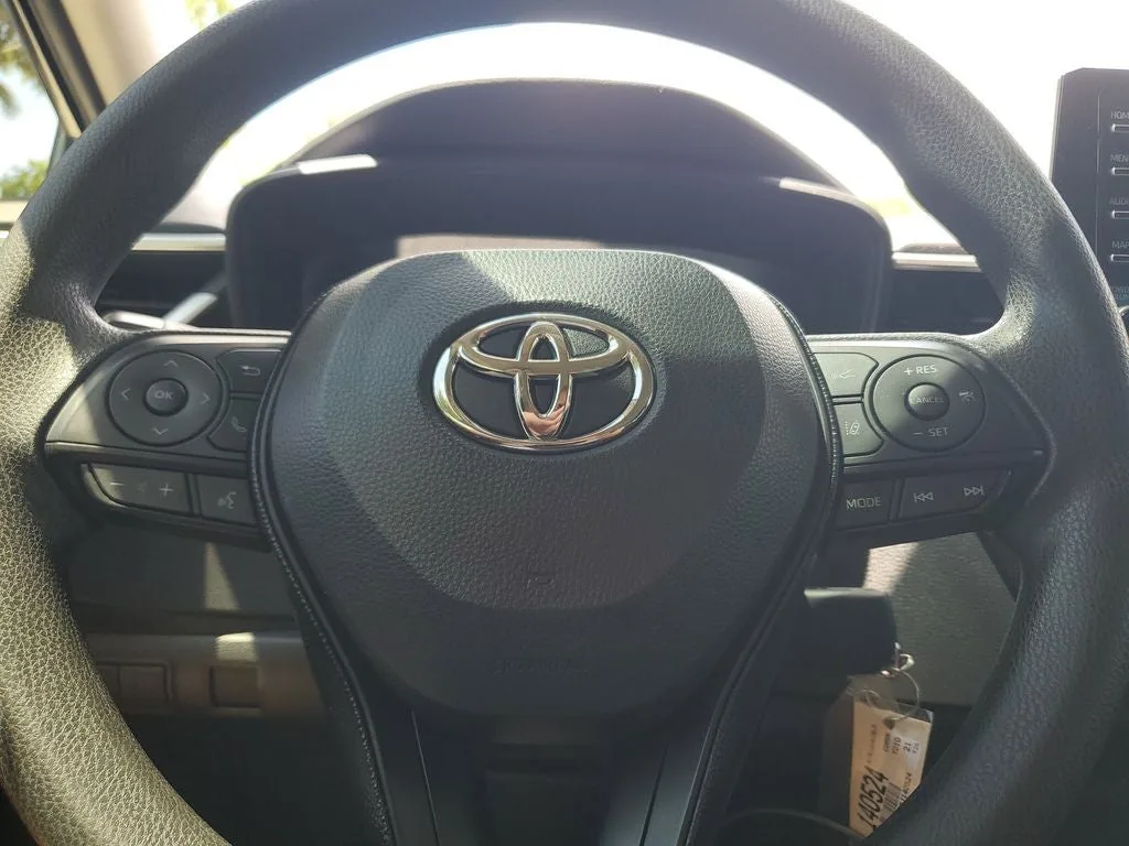 2021 Toyota Corolla LE photo 22