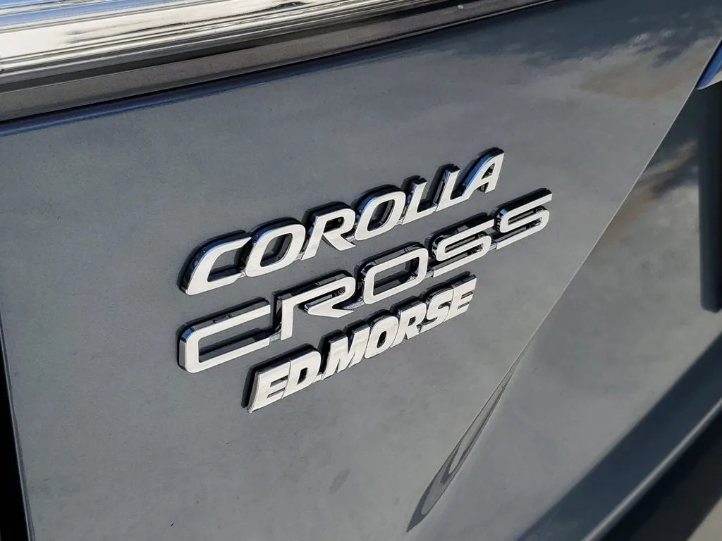 2024 Toyota Corolla Cross L photo 8