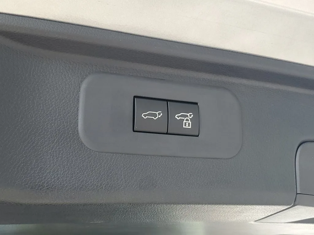 2024 Toyota Grand Highlander Hybrid Limited photo 11