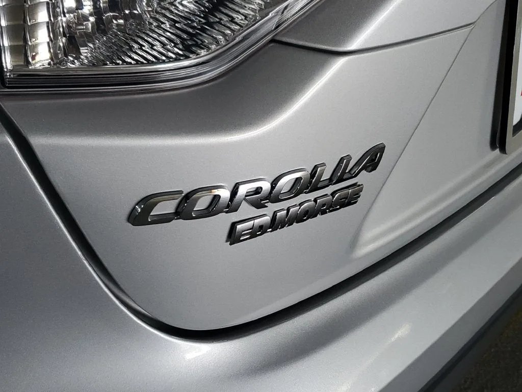 2025 Toyota Corolla LE photo 8