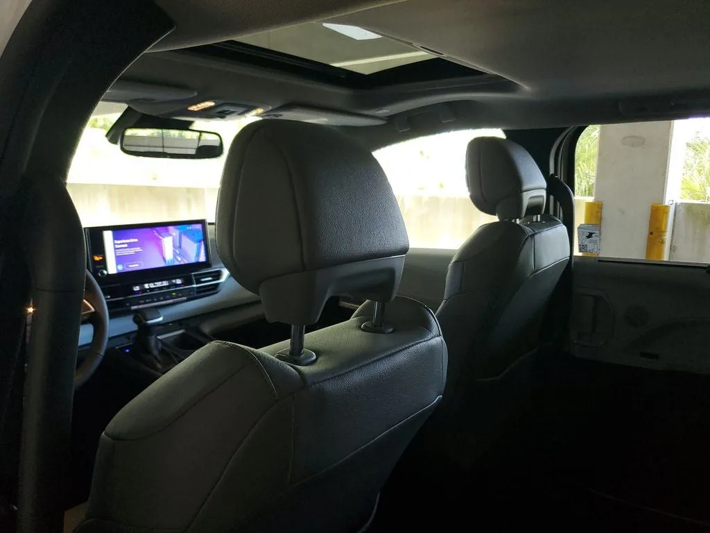 2026 Toyota Sienna XLE 7 Passenger photo 14