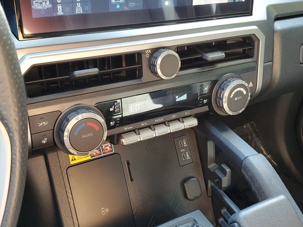 2025 Toyota 4Runner i-FORCE MAX Hybrid TRD Off Road Premium photo 29
