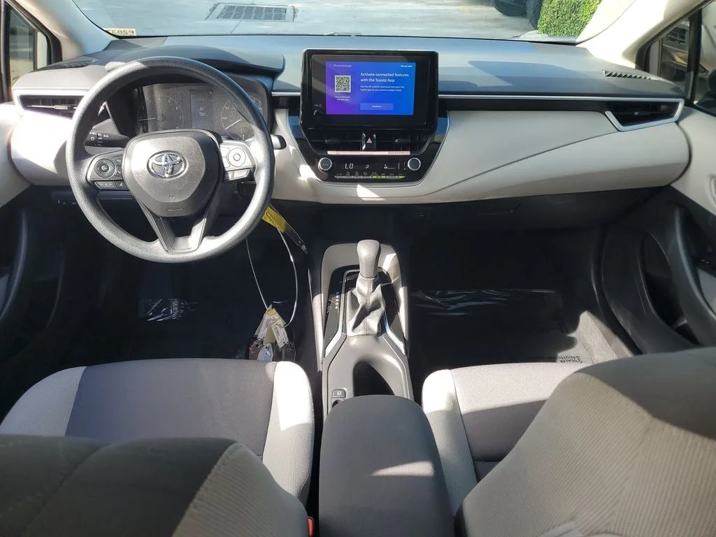2025 Toyota Corolla LE photo 15