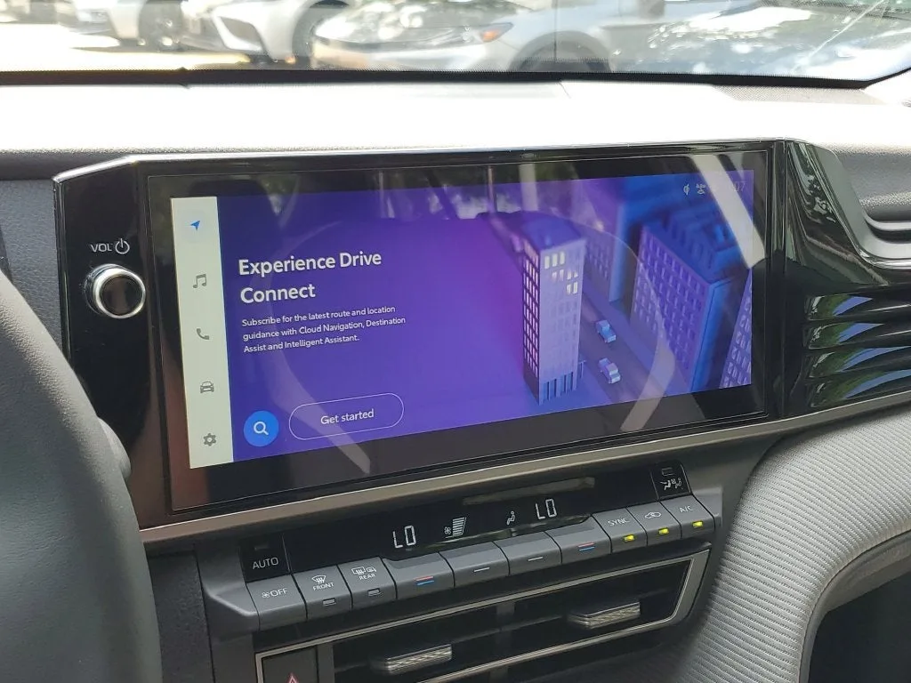 2025 Toyota Camry SE photo 26