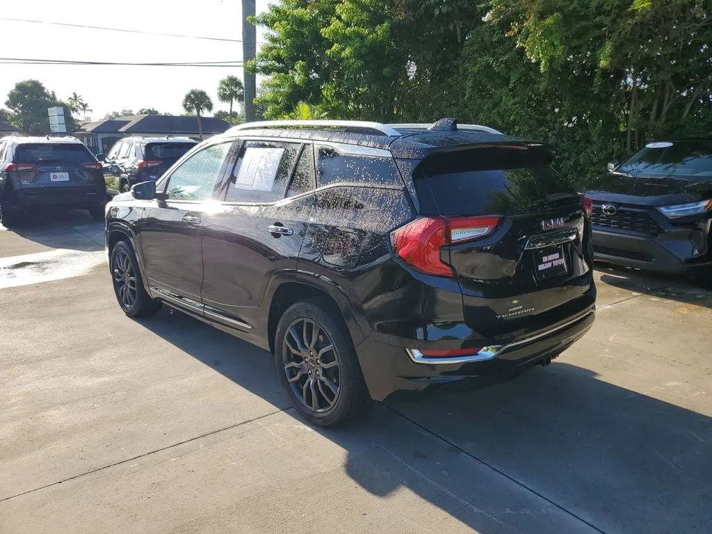 2024 GMC Terrain Denali photo 6