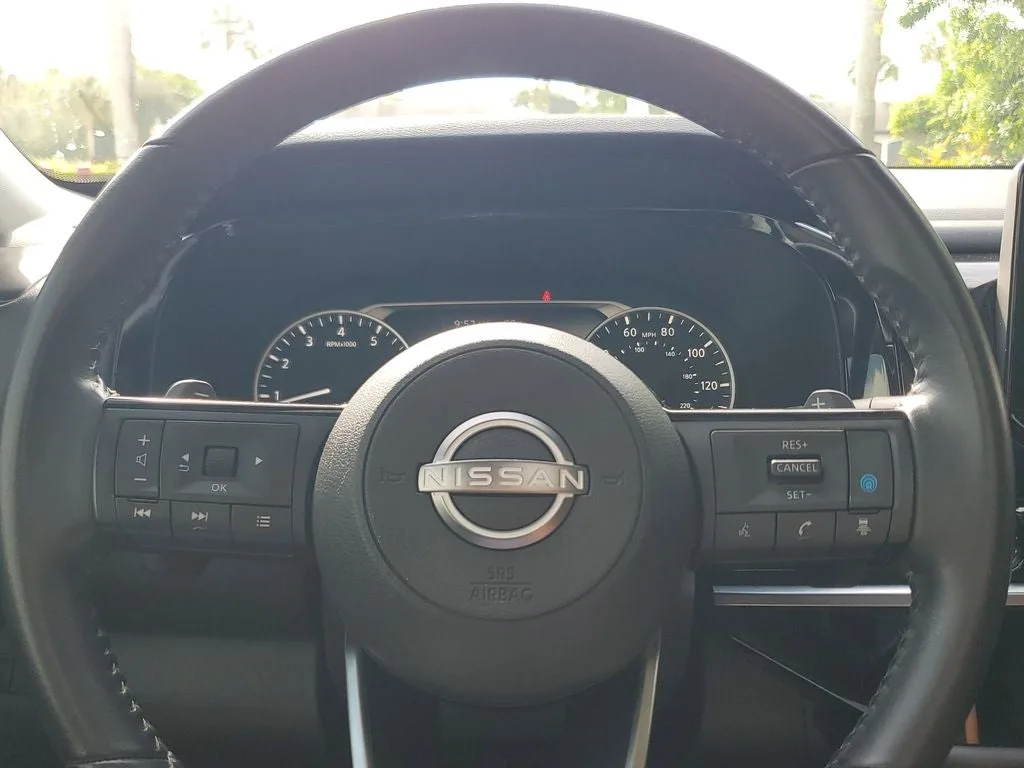 2022 Nissan Pathfinder SV photo 24