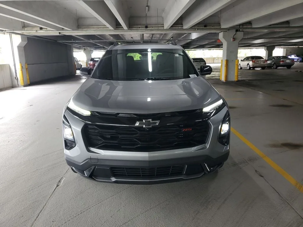 2026 Chevrolet Equinox RS photo 2