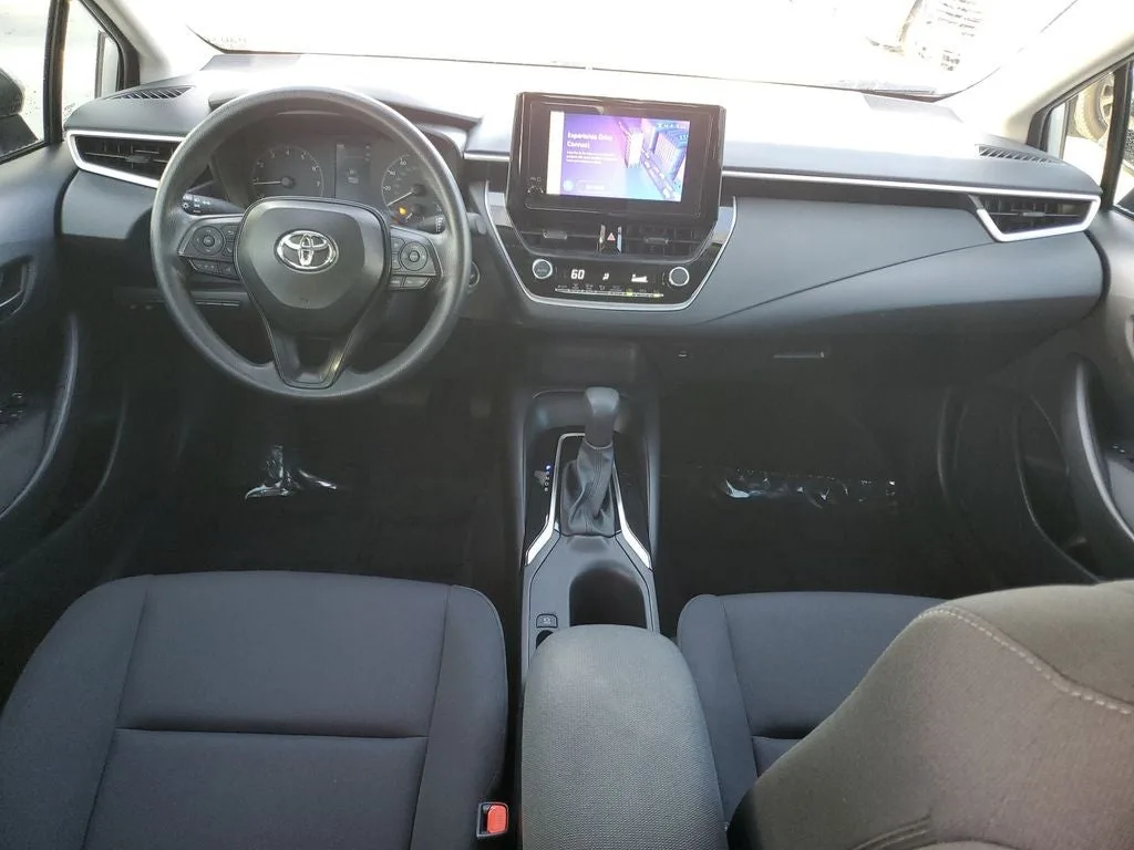 2025 Toyota Corolla LE photo 15