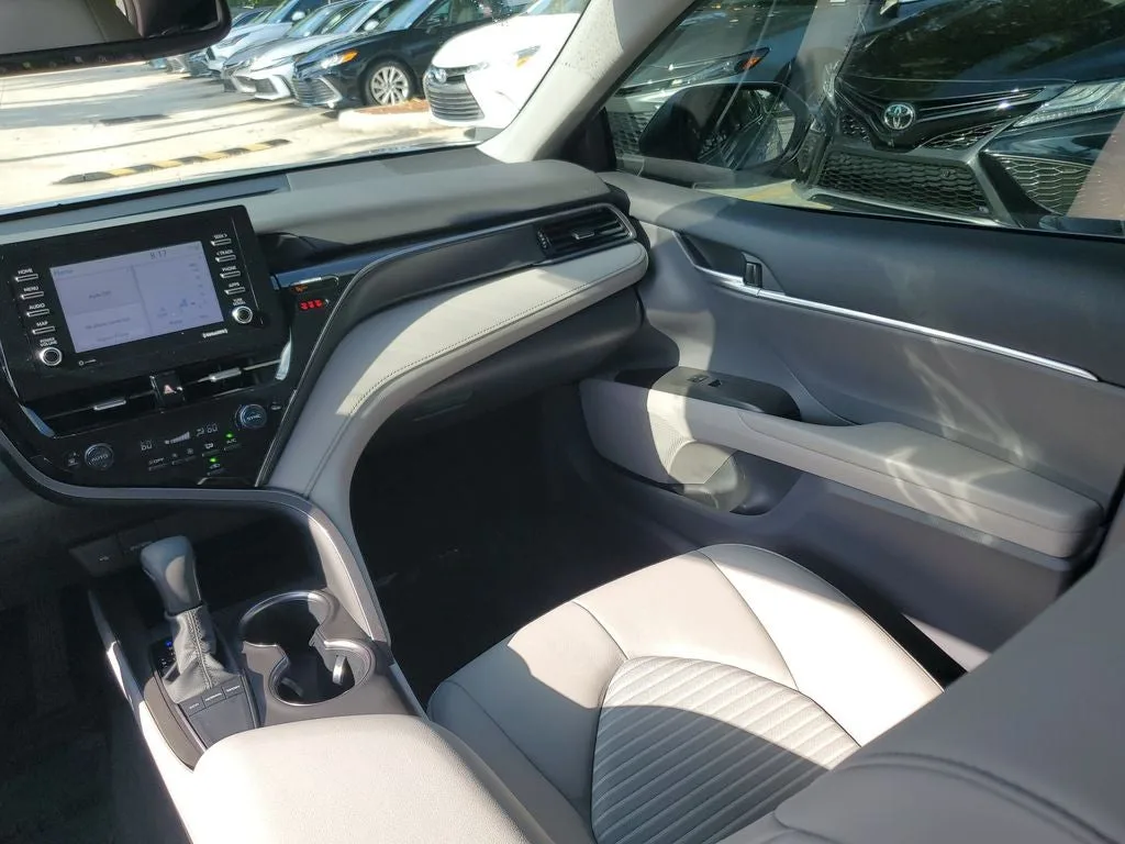 2023 Toyota Camry SE photo 15