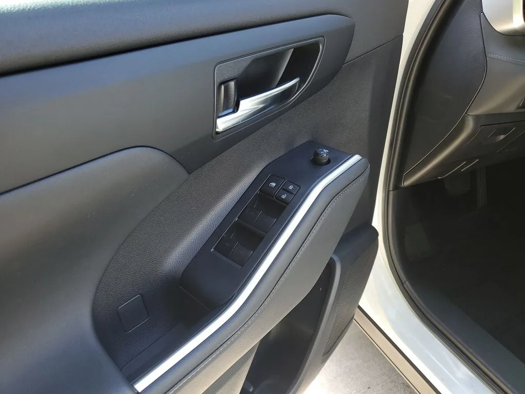 2024 Toyota Highlander XLE photo 21