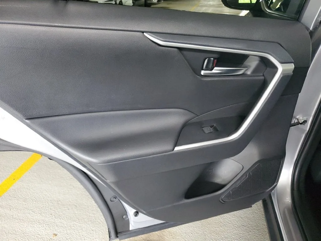 2024 Toyota RAV4 XLE Premium photo 12
