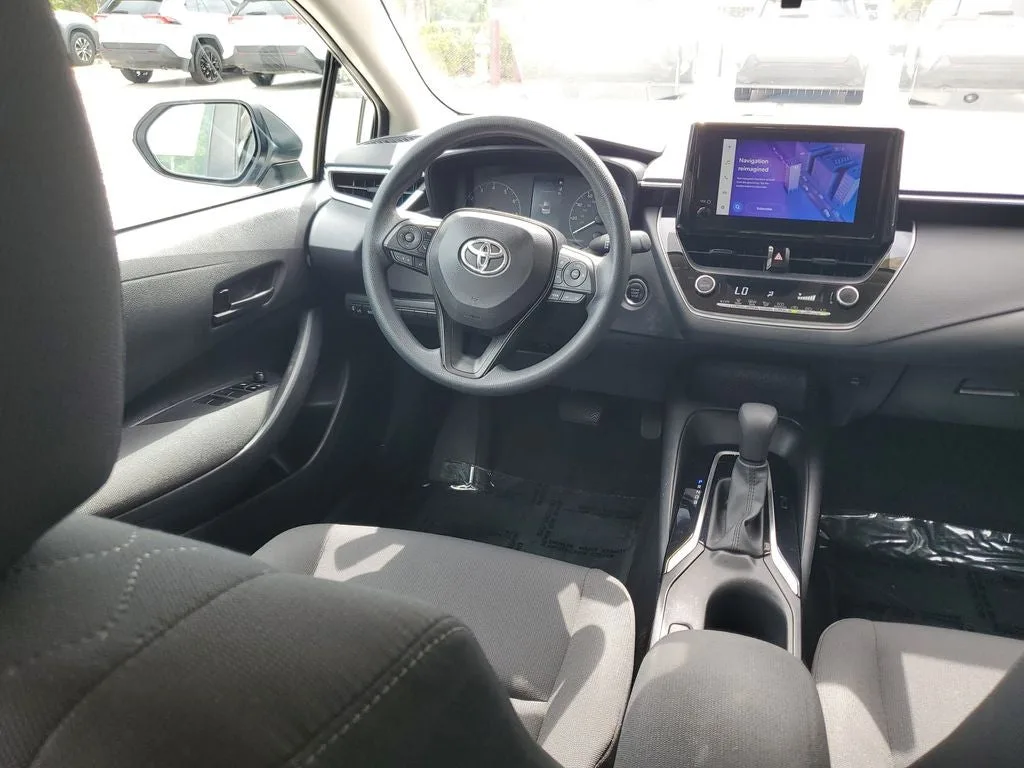2023 Toyota Corolla LE photo 13