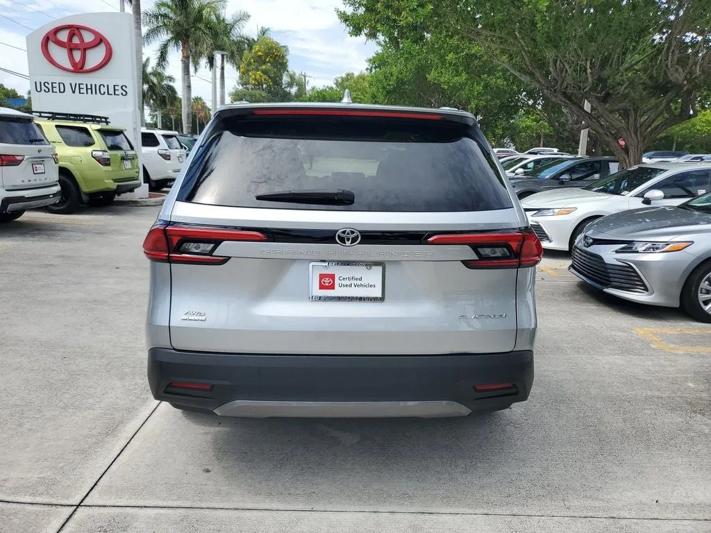 2024 Toyota Grand Highlander Platinum photo 5