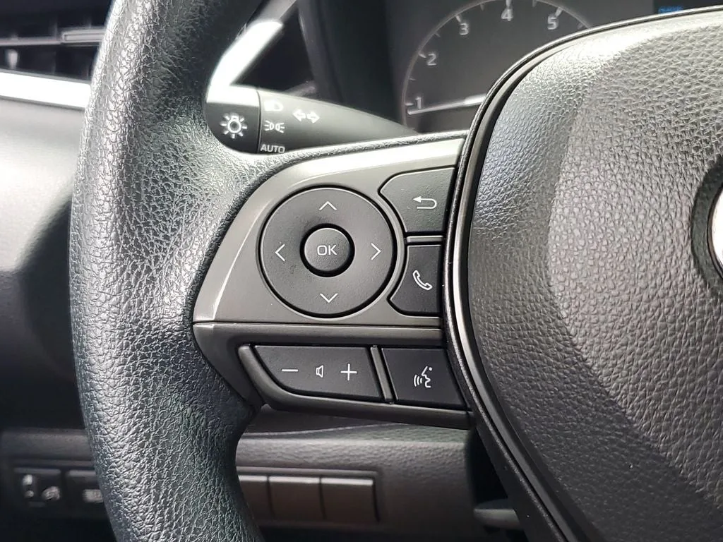 2024 Toyota Corolla LE photo 23