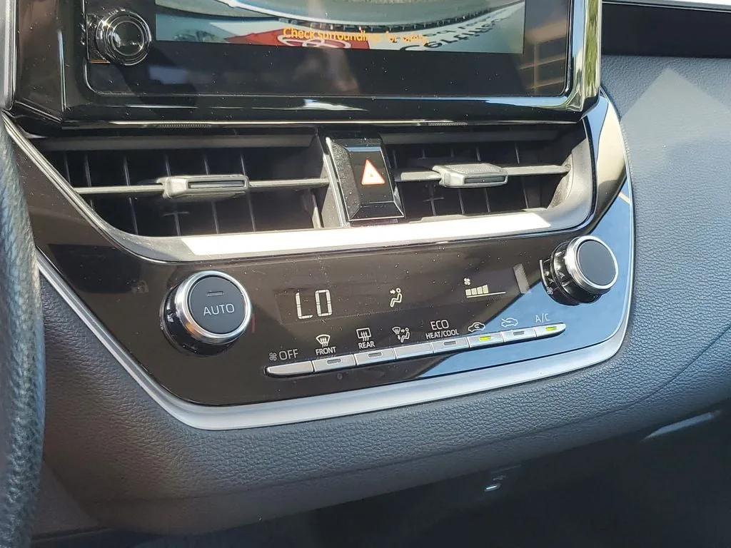 2024 Toyota Corolla LE photo 29