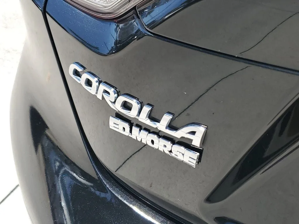 2021 Toyota Corolla LE photo 9