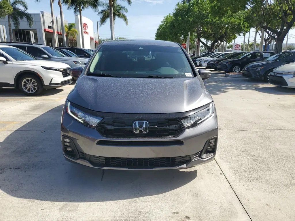 2025 Honda Odyssey Touring photo 2