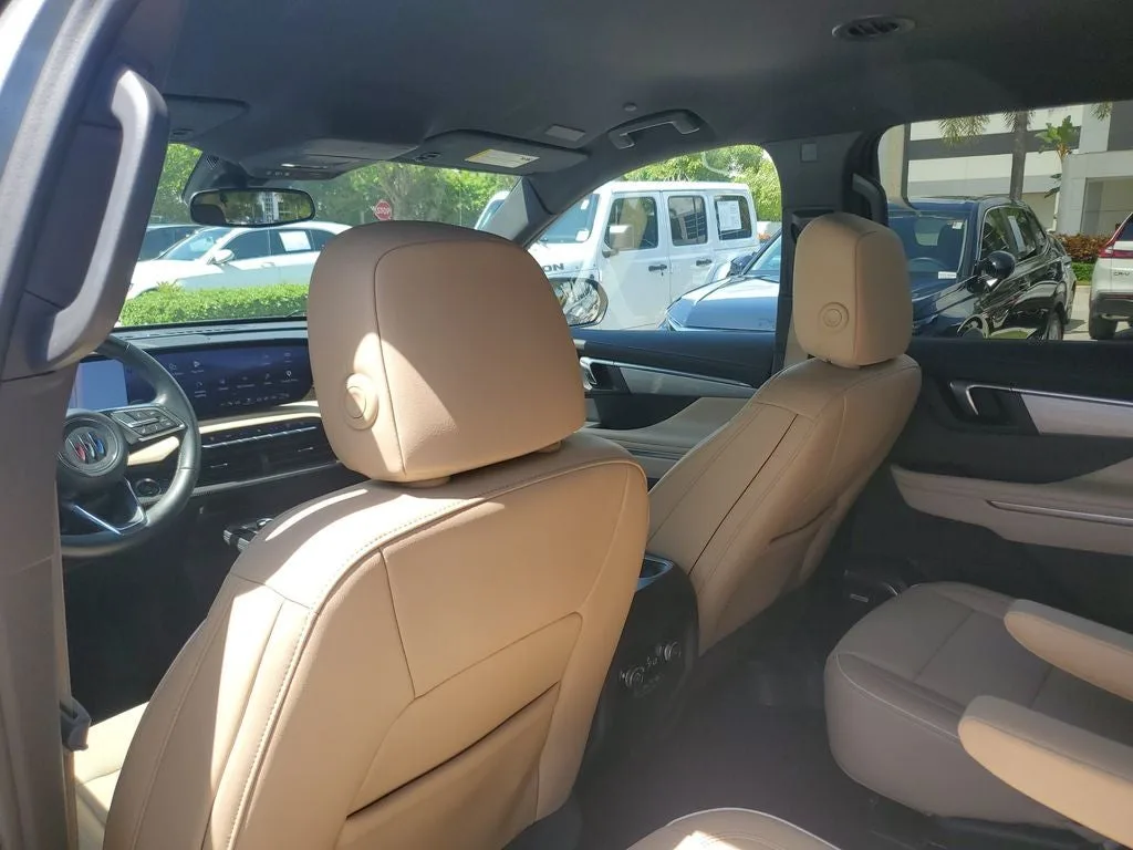2025 Buick Enclave Preferred photo 14