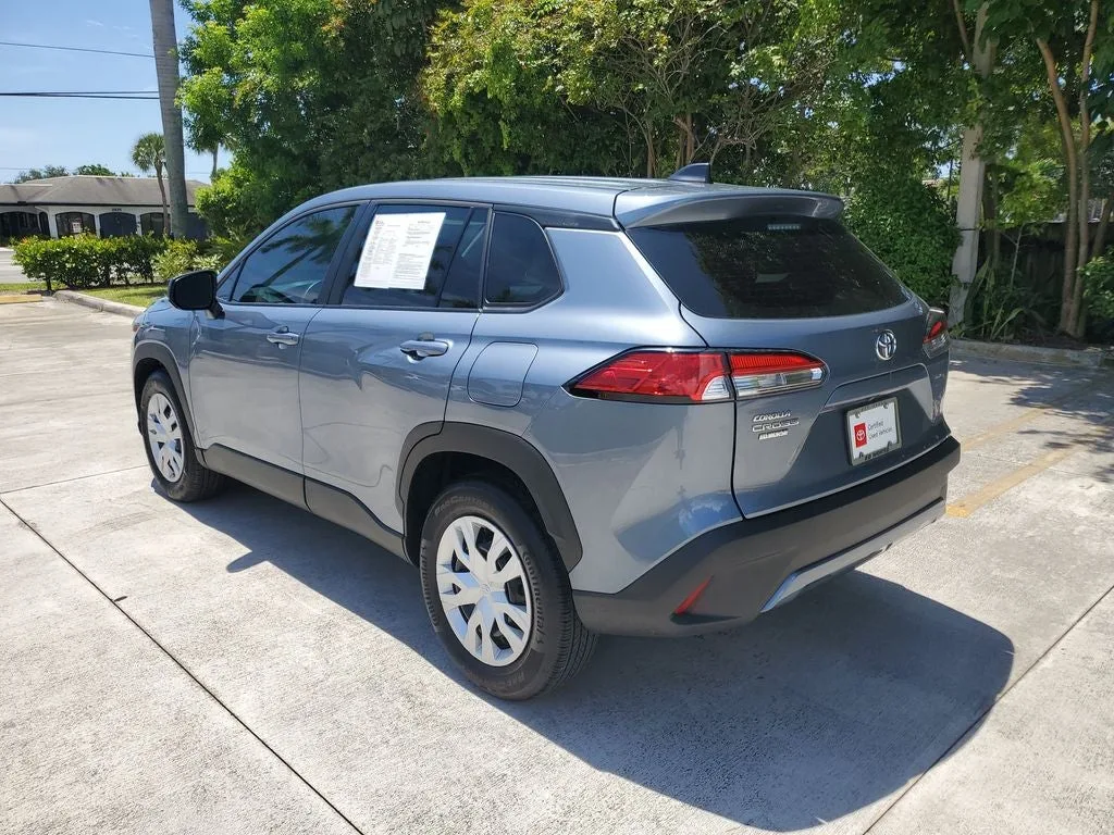 2024 Toyota Corolla Cross L photo 6