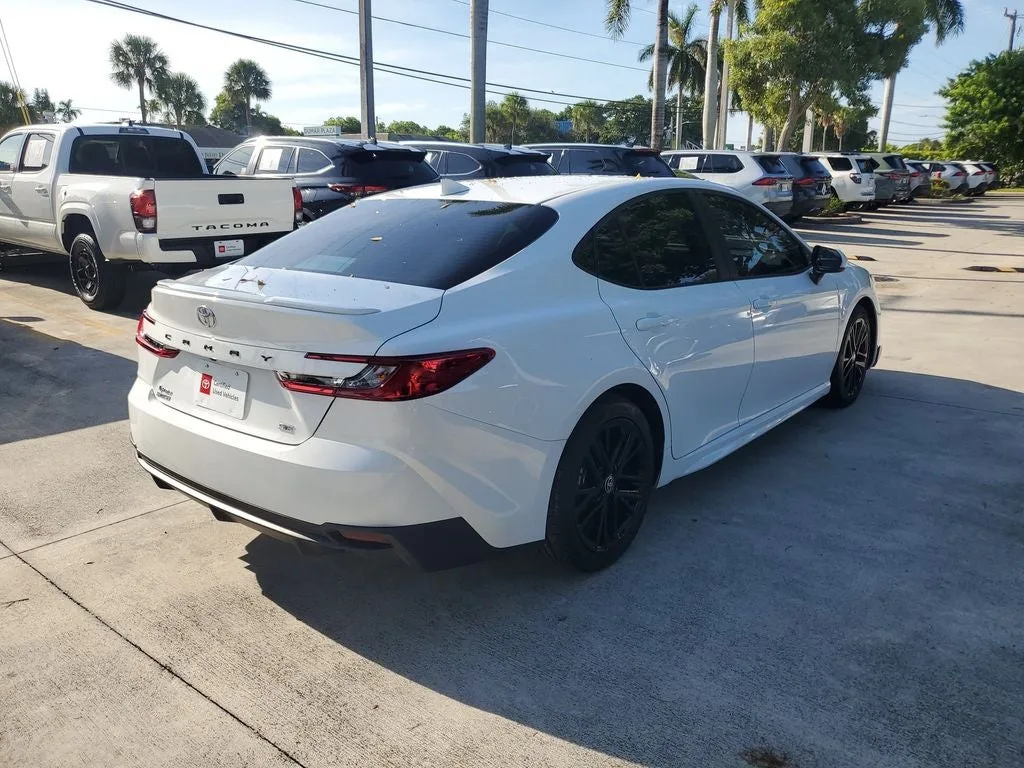 2026 Toyota Camry SE photo 4