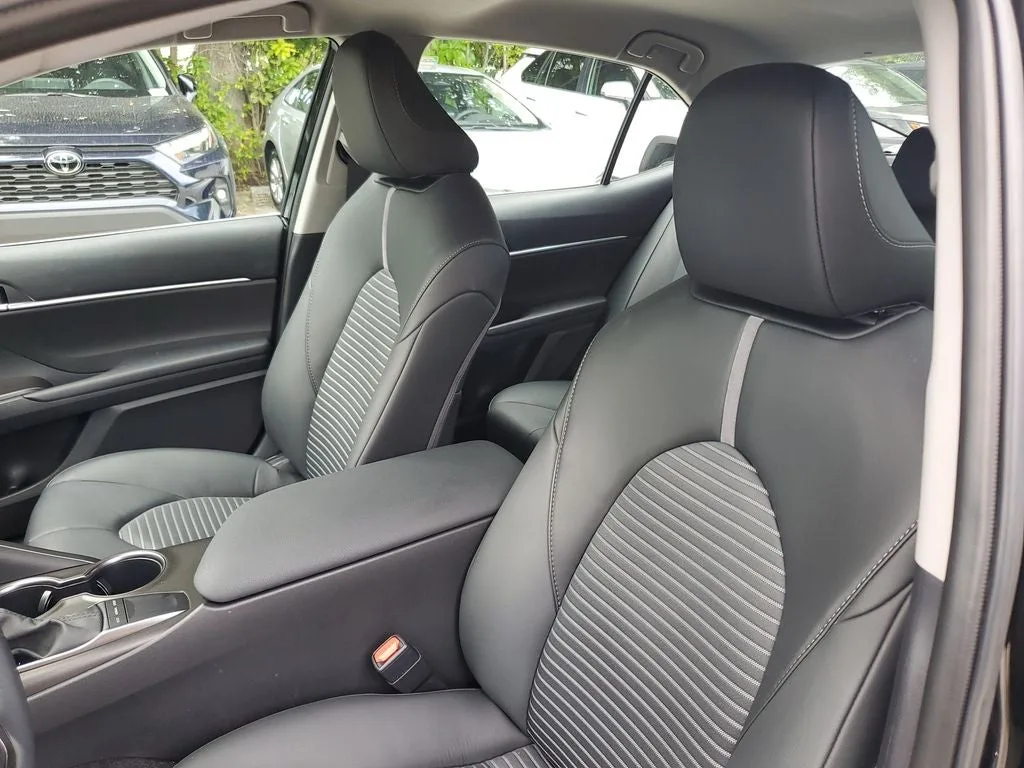 2024 Toyota Camry SE photo 18