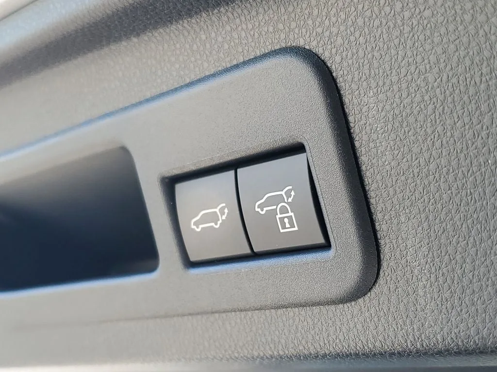2025 Toyota 4Runner i-FORCE MAX Hybrid TRD Off Road Premium photo 11