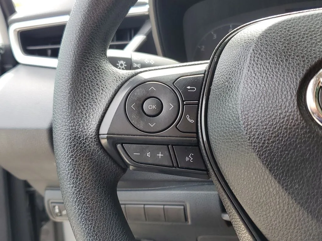 2023 Toyota Corolla LE photo 22