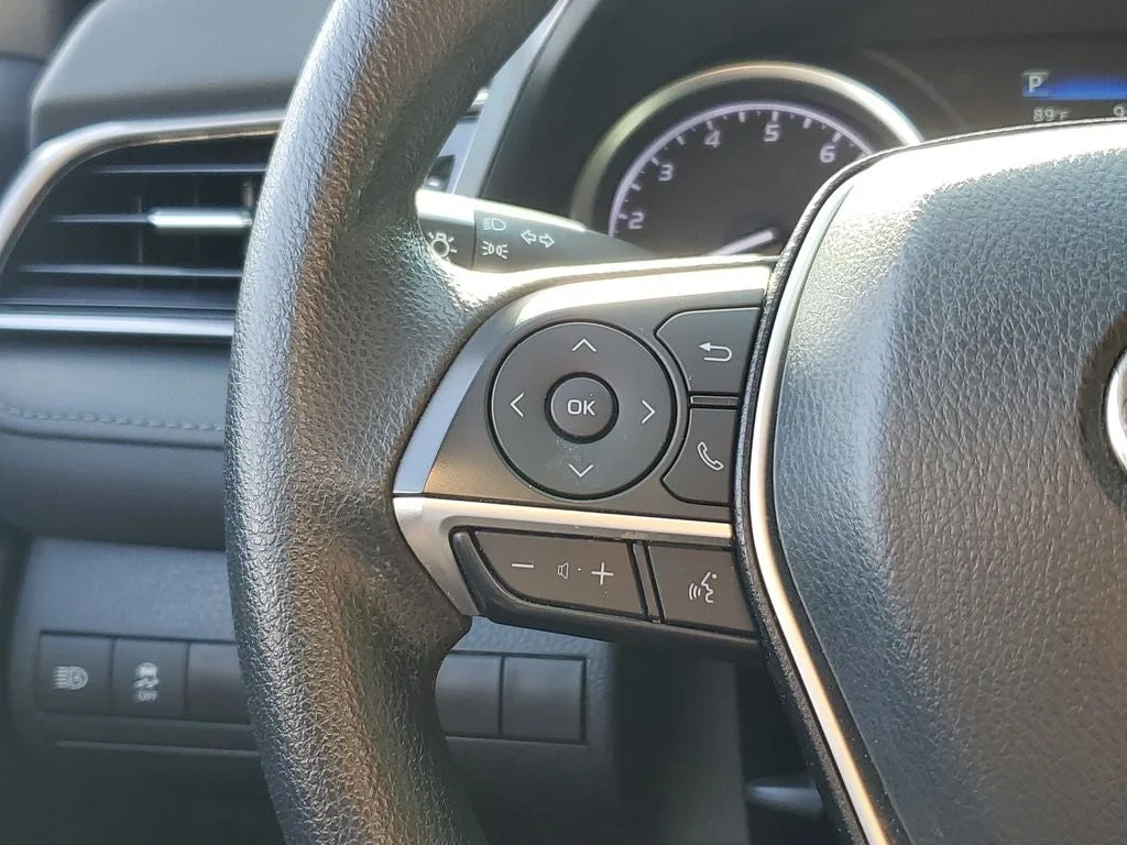 2023 Toyota Camry LE photo 22