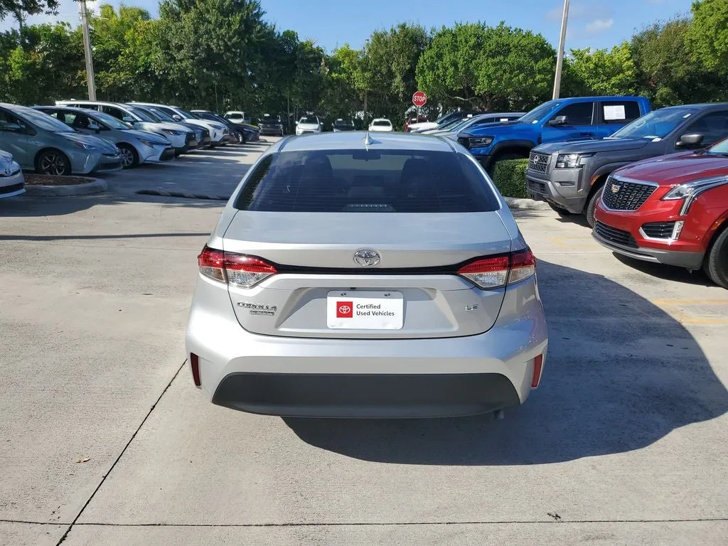 2025 Toyota Corolla LE photo 5