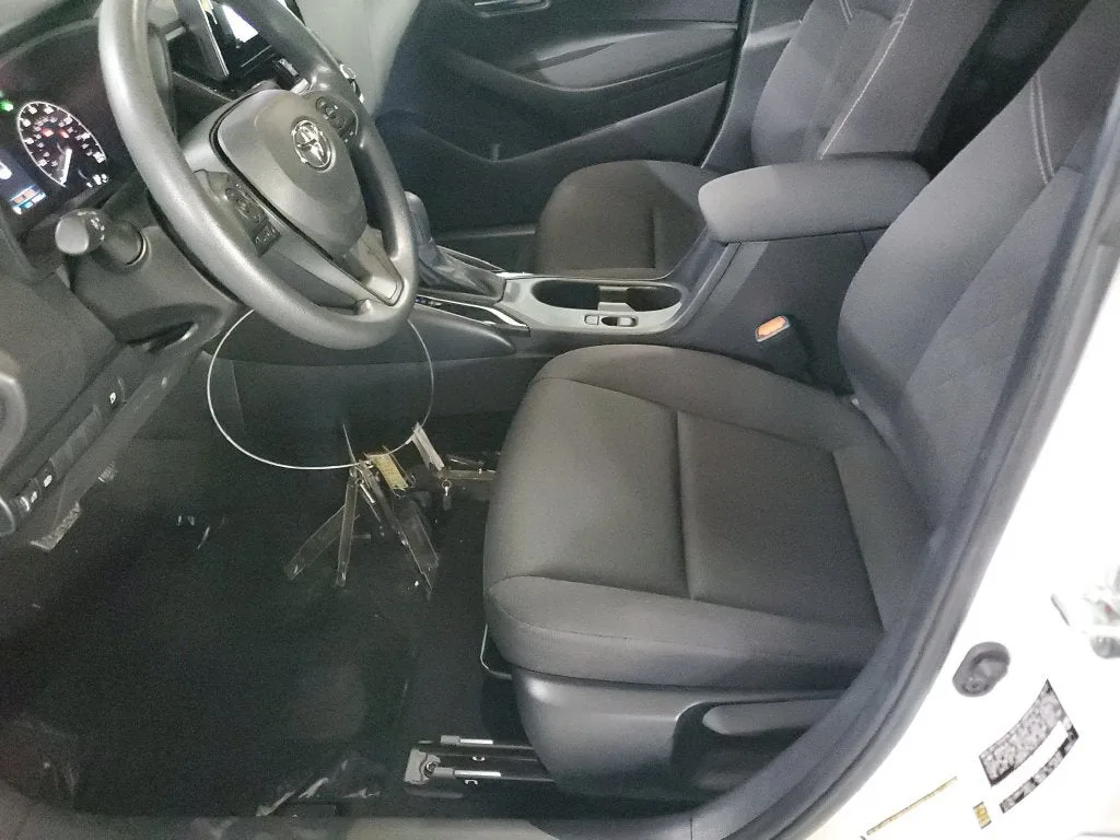 2024 Toyota Corolla Hybrid LE photo 17
