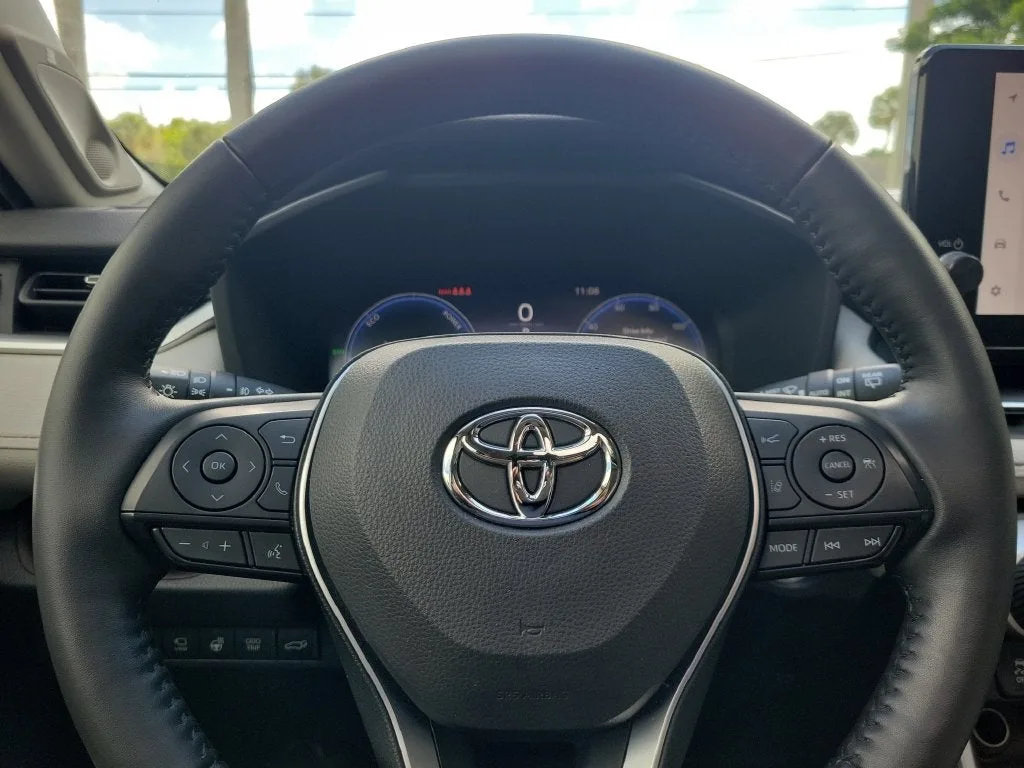 2023 Toyota RAV4 Hybrid Limited photo 25