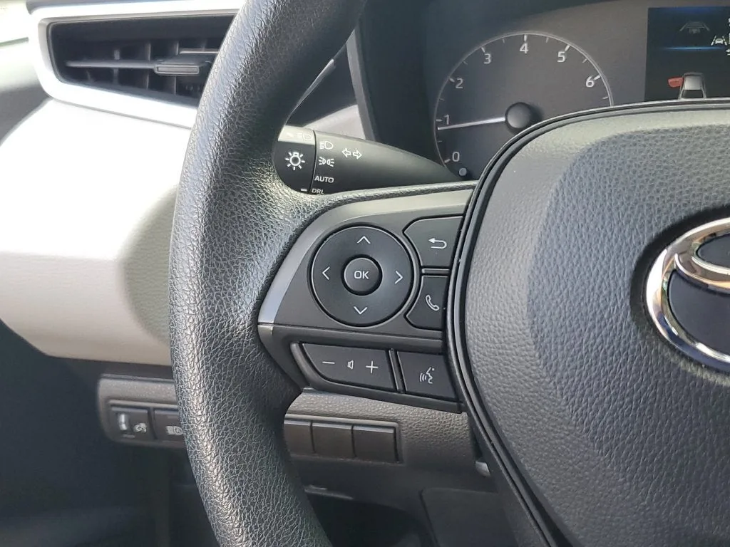 2024 Toyota Corolla LE photo 23