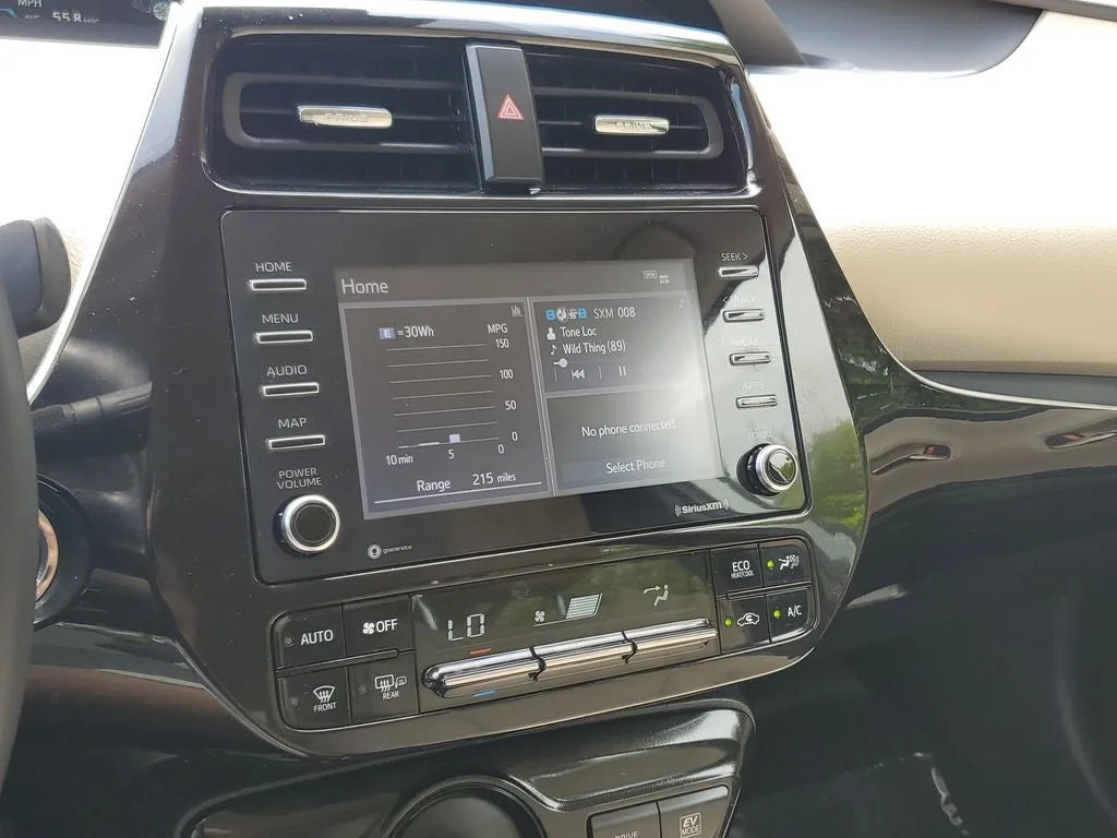 2022 Toyota Prius XLE photo 25