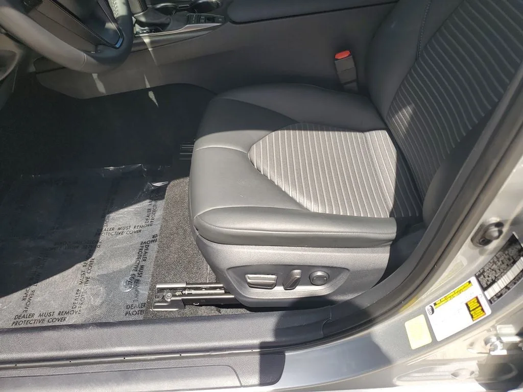 2024 Toyota Camry Hybrid SE photo 20