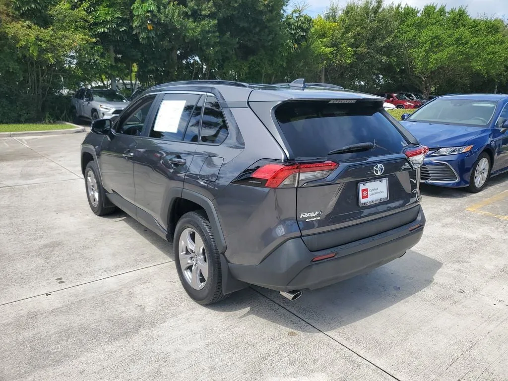 2024 Toyota RAV4 XLE photo 6