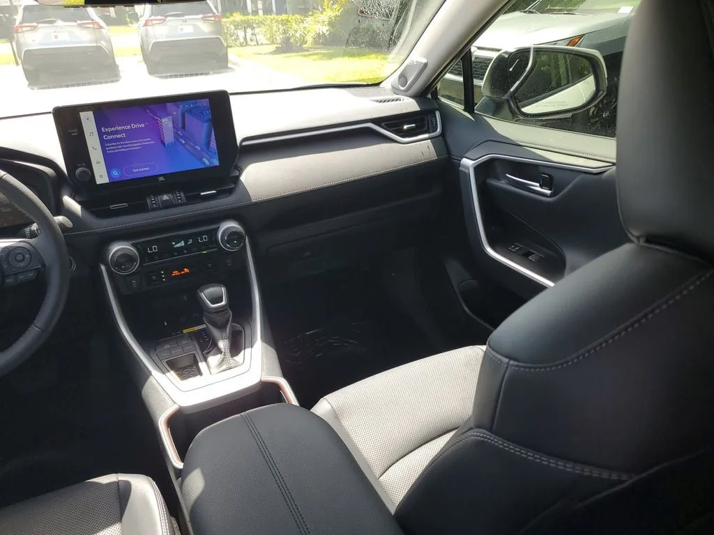 2025 Toyota RAV4 Limited photo 17