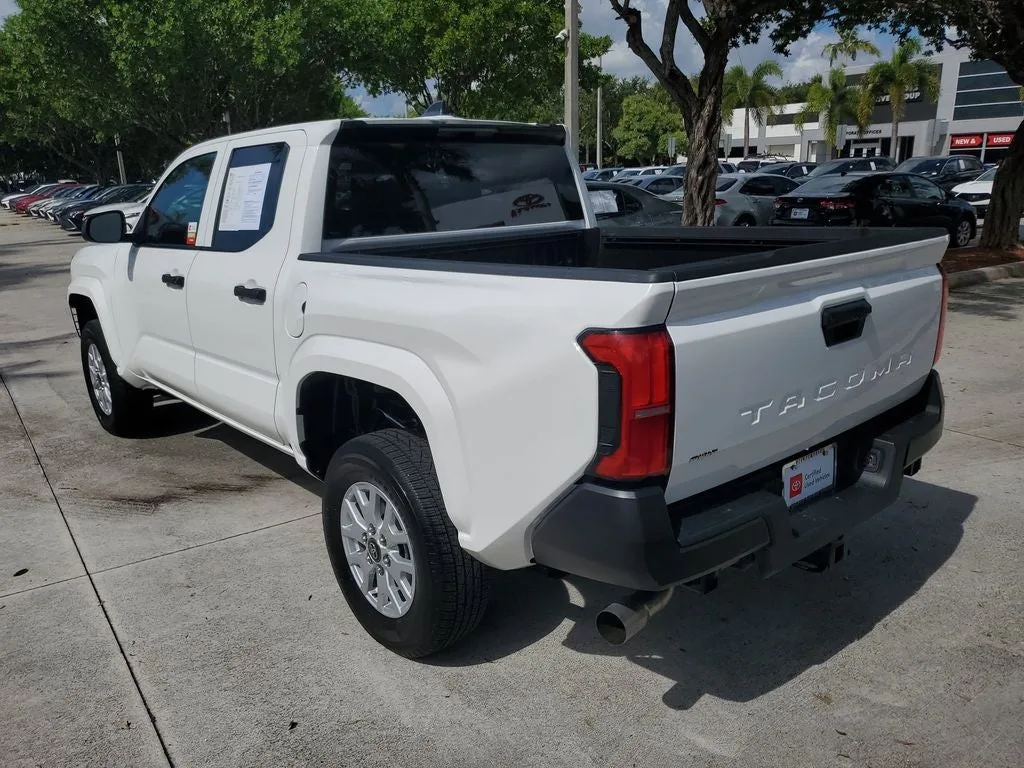 2024 Toyota Tacoma SR photo 6