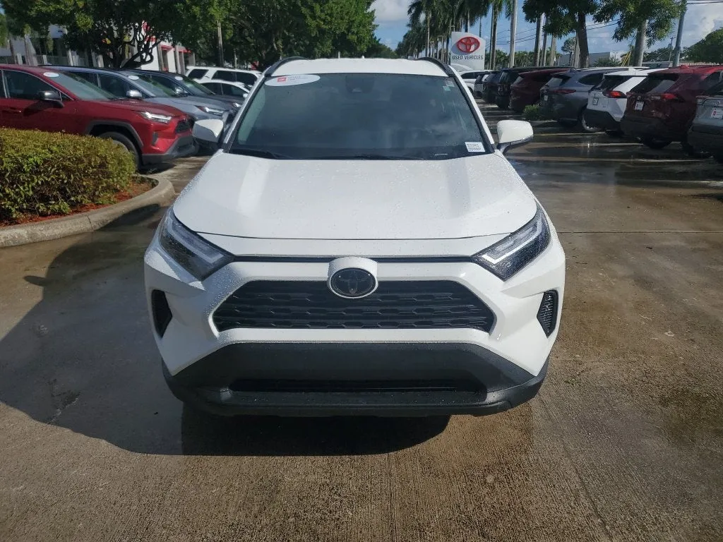2025 Toyota RAV4 XLE photo 2